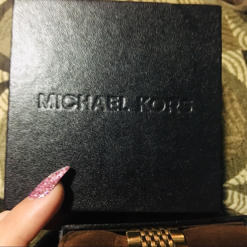 Men’s Michael kors gold tone watch - Picture 2 of 4